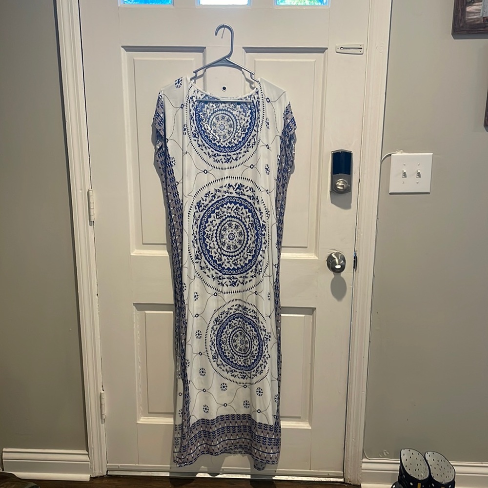 Lulu’s long bathing suit cover up.